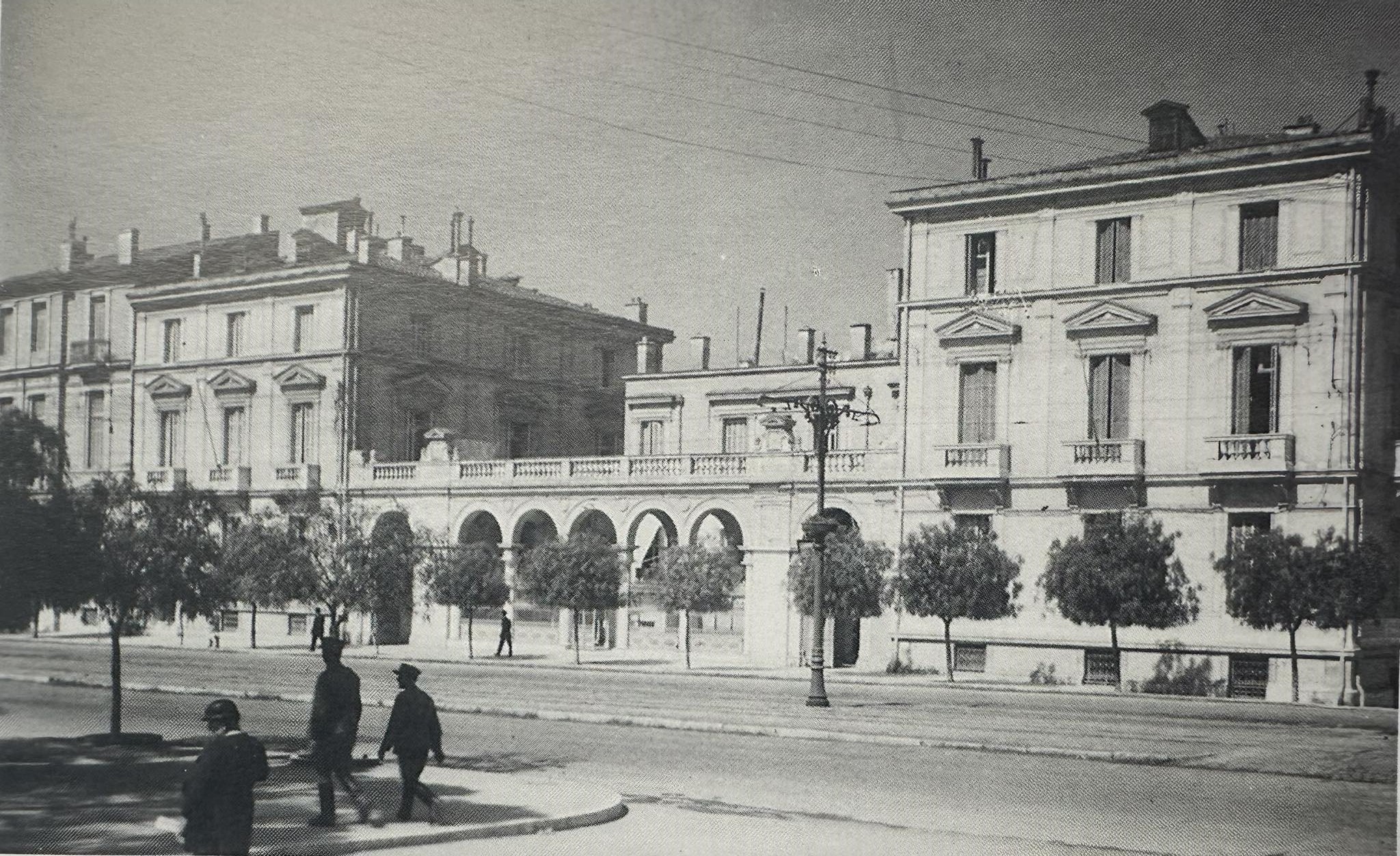 Κουίζ για την παλιά Αθήνα: Αναγνωρίζεις που βρίσκεται αυτό το εμβληματικό κτίριο;