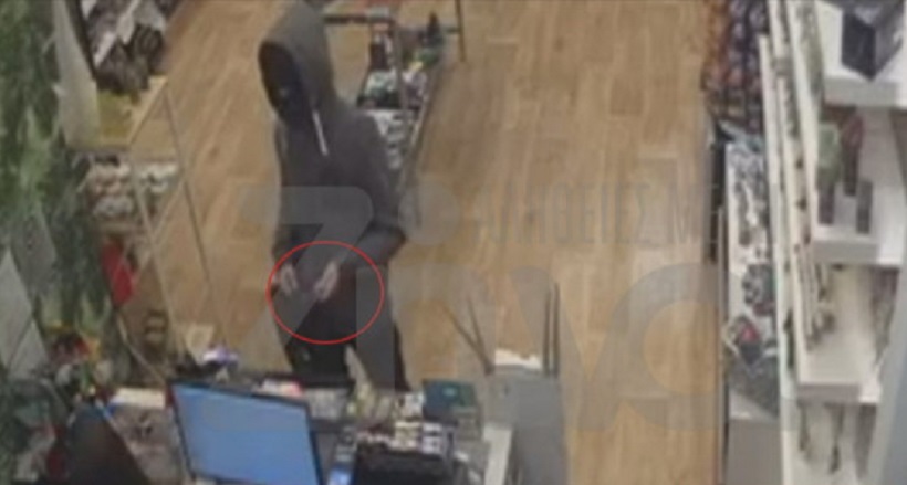 Χαλάνδρι: «Πλάκα κάνεις…» – Η αντίδραση υπαλλήλου καταστήματος, όταν ληστής την απείλησε με μαχαίρι