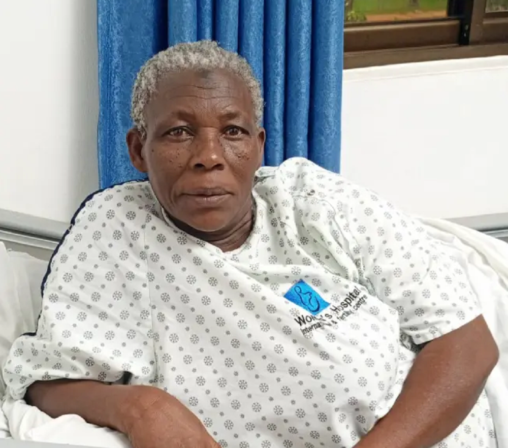 «Θαύμα»: 70χρονη γέννησε δίδυμα – Η πικρία της για τον σύντροφό της που αρνείται να την δει