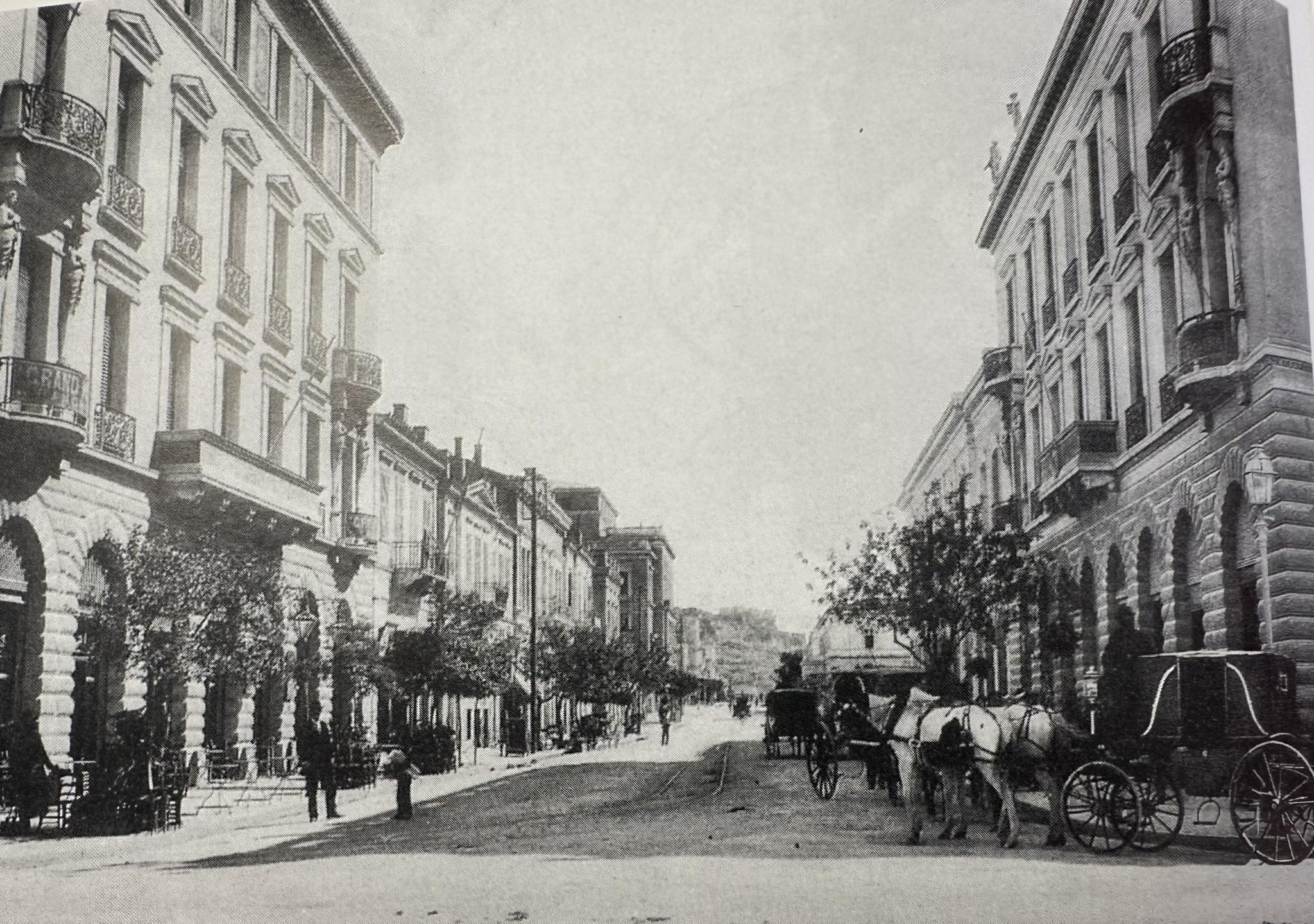 Κουίζ για την παλιά Αθήνα: Αναγνωρίζεις την οδό; Είναι ένα από τα πιο κεντρικά σημεία της πόλης