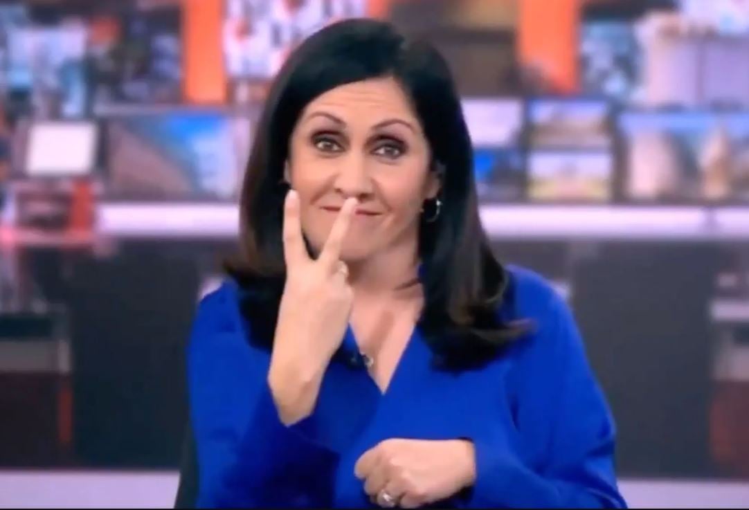 BBC: Νέο βίντεο από την γκάφα της παρουσιάστριας – Πώς κατέληξε να κάνει την άσεμνη χειρονομία σε live μετάδοση