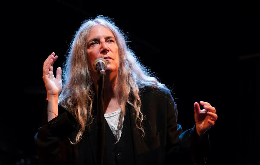 Στο νοσοκομείο η Πάτι Σμιθ – Ακυρώθηκε η συναυλία της στην Ιταλία