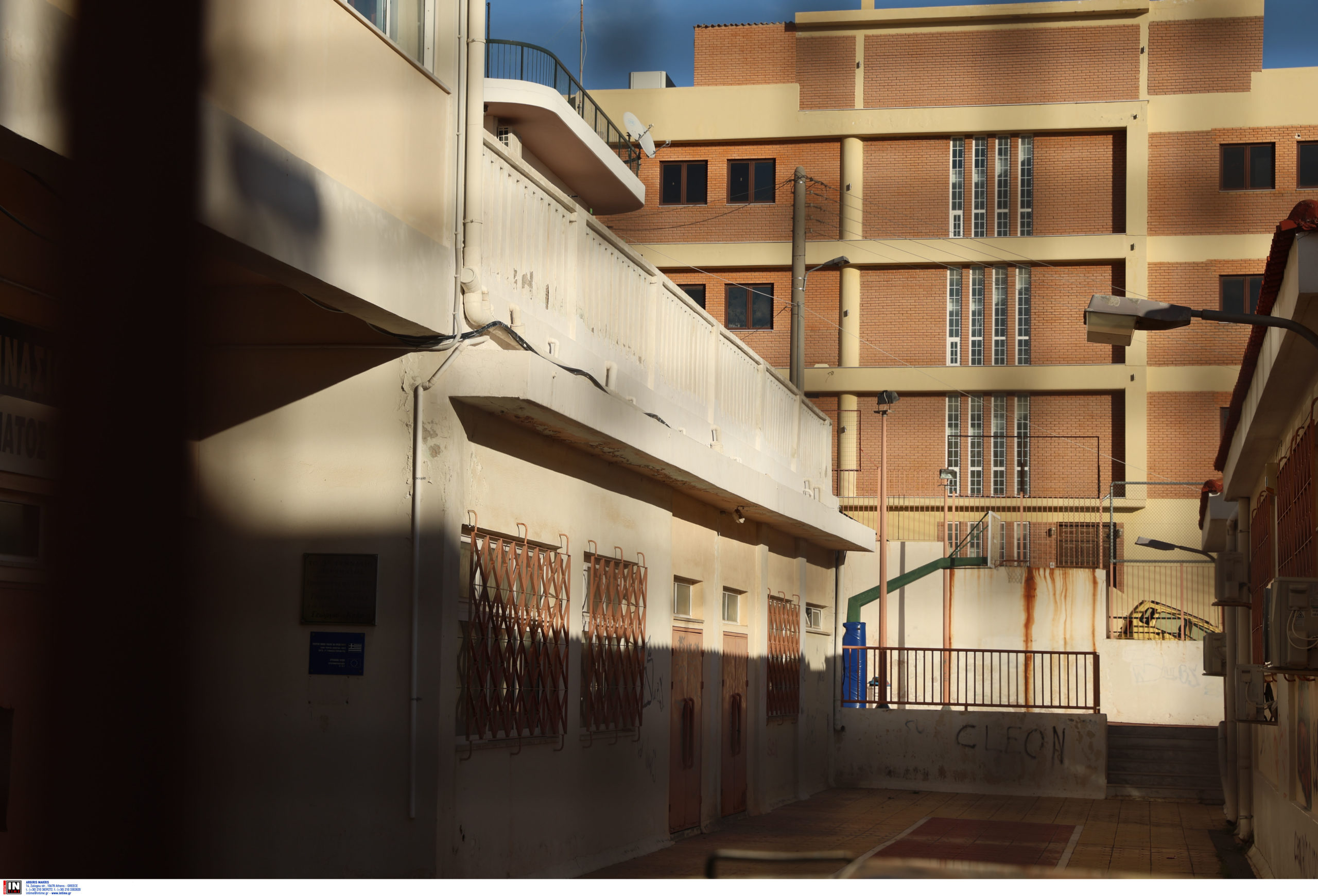 Πέραμα: Αποκαλυπτική μαρτυρία για την πτώση της 14χρονης μαθήτριας – «Γλίστρησε, ακούσαμε να λέει “αχ” και μετά ένα “μπαμ”»