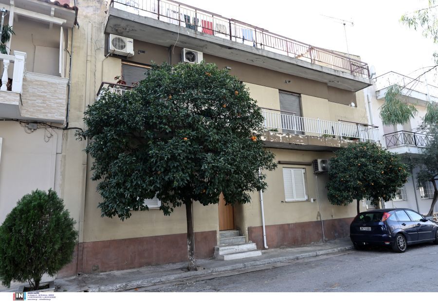 Περιστέρι: Ποινική δίωξη για ανθρωποκτονία από πρόθεση στον 35χρονο πατροκτόνο – Το χρονικό της άγριας δολοφονίας