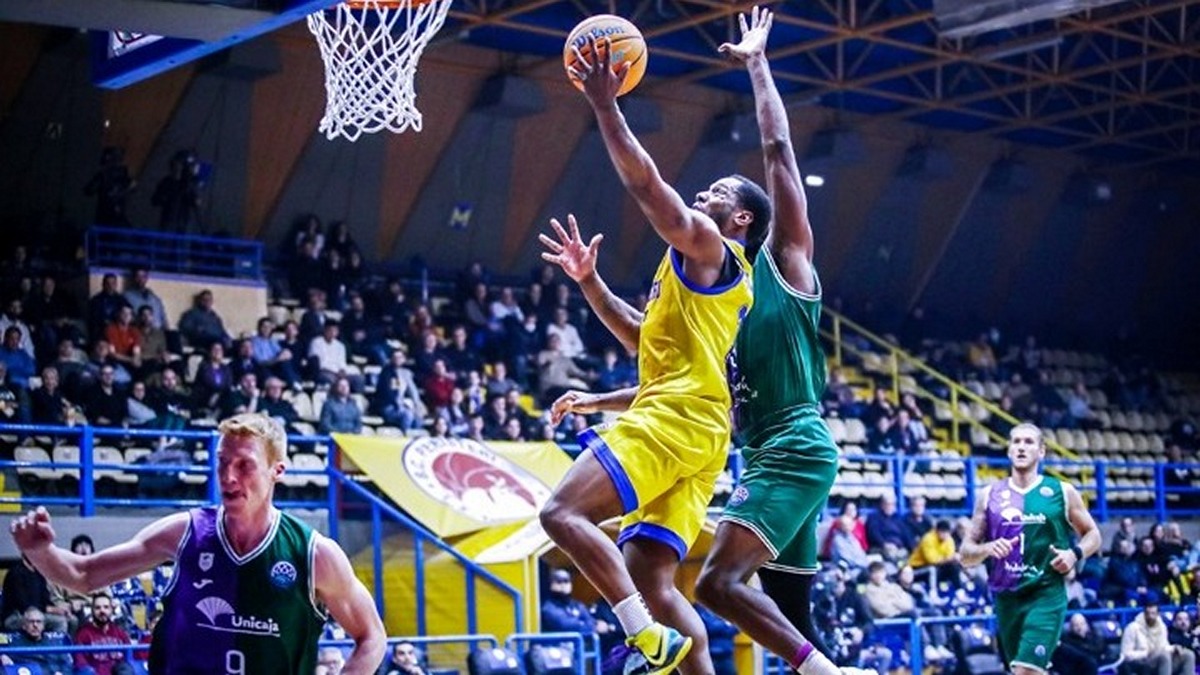 Περιστέρι – Ουνικάχα Μάλαγα 76-73: Έκανε ιδανικό φινάλε και άνοιξε τα φτερά του για το play in