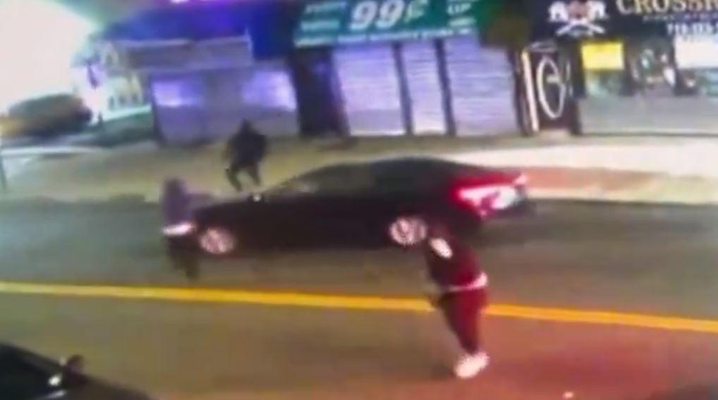 Βίντεο: Ένοπλοι έστησαν ενέδρα και σκότωσαν 28χρονη μέσα στο αυτοκίνητό της