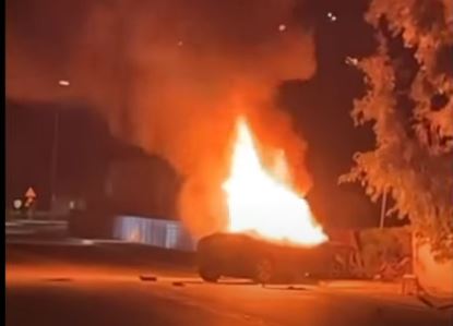 Σοβαρό τροχαίο στη Ρόδο: Αυτοκίνητο τυλίχθηκε στις φλόγες – Τραυματίστηκε ο οδηγός – ΦΩΤΟ και ΒΙΝΤΕΟ