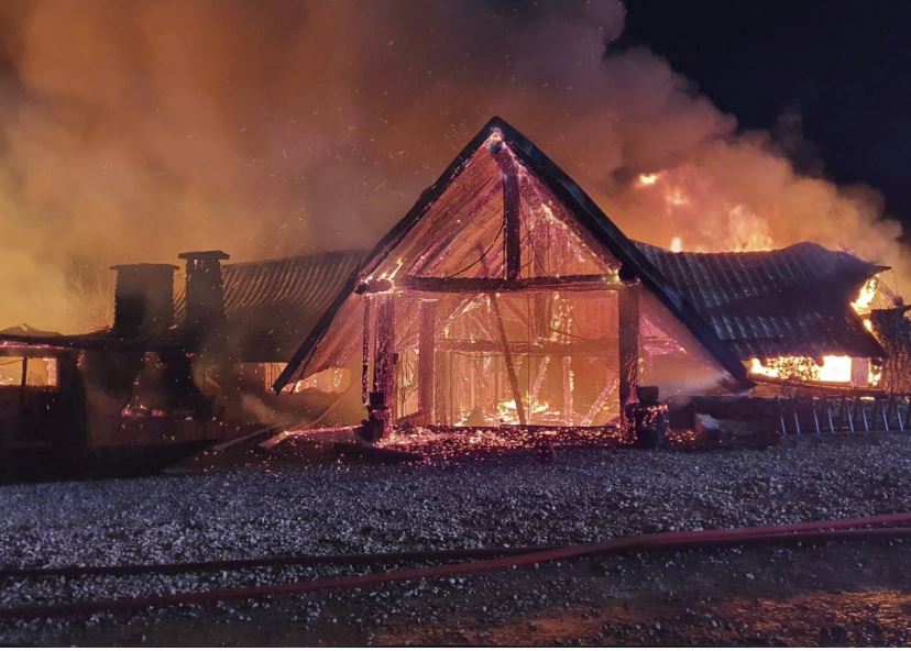 Ρουμανία- φωτιά- ξενώνας