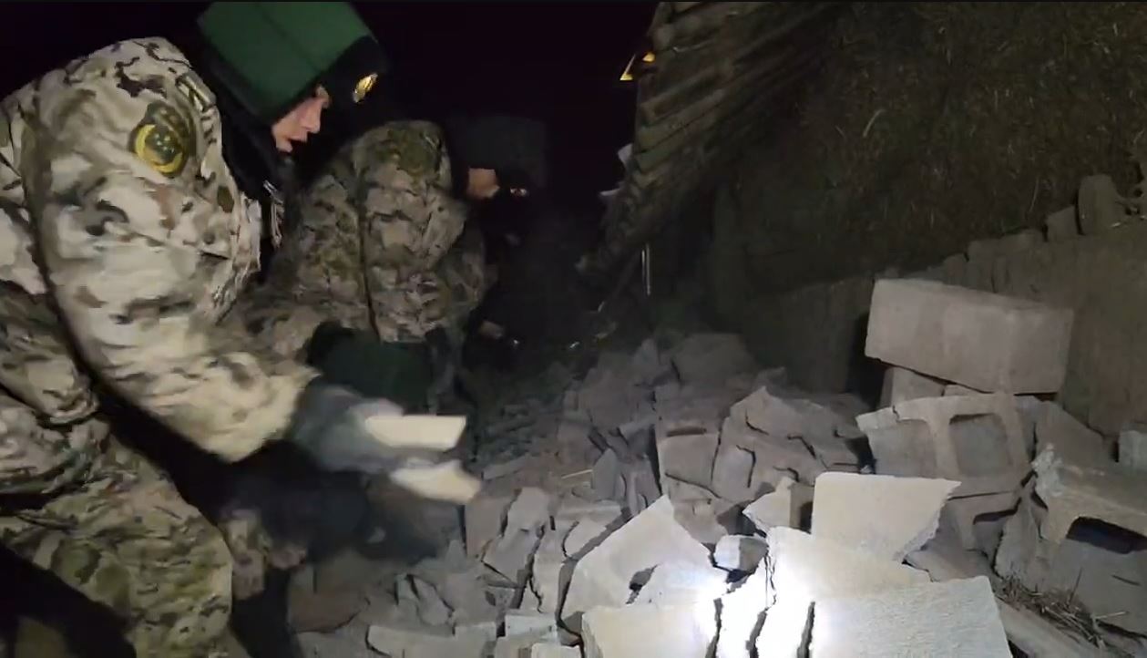 Σεισμός στην Κίνα: Τουλάχιστον 118 οι νεκροί – Μάχη των διασωστών με το ψύχος