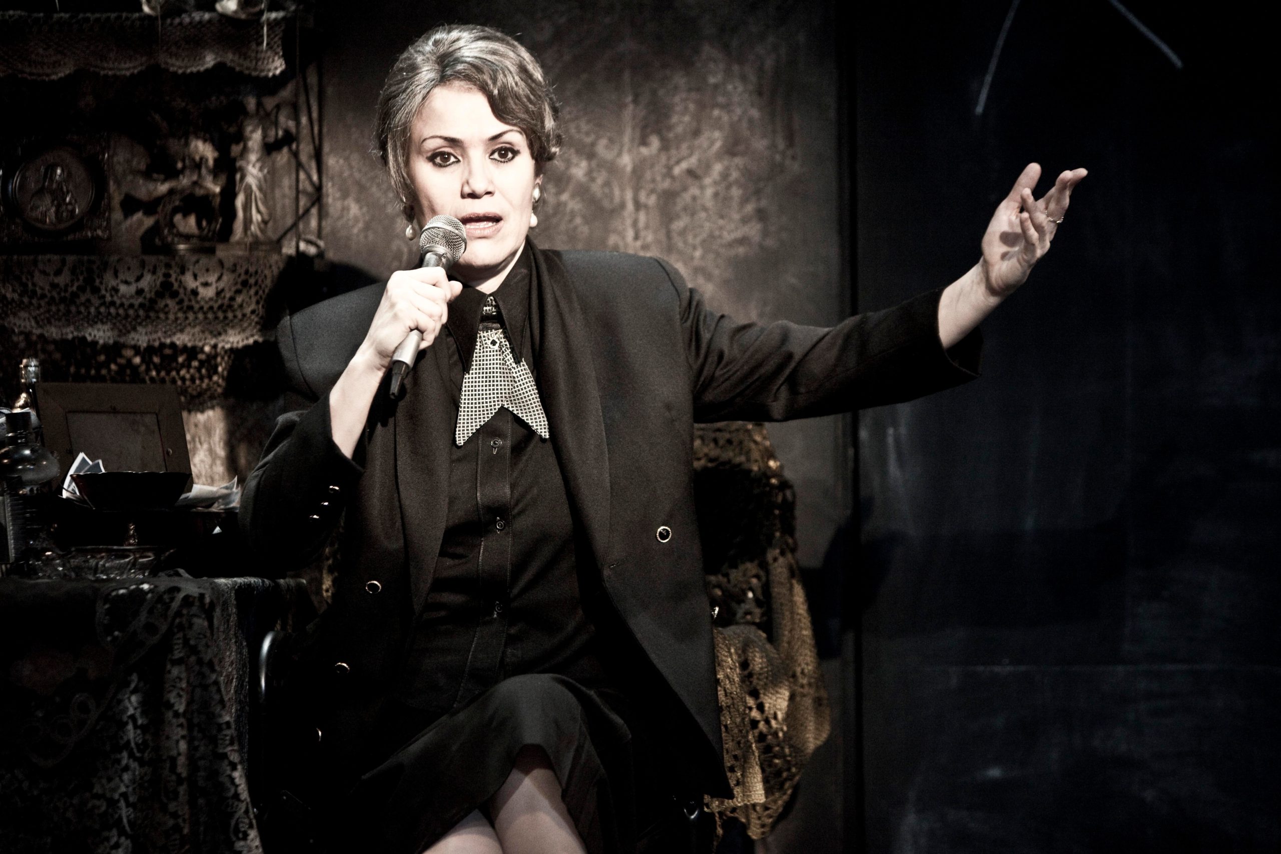 Η Κωνσταντίνα Μιχαήλ «ζωντανεύει» την θρυλική Σεβάς Χανούμ στο θέατρο Σημείο