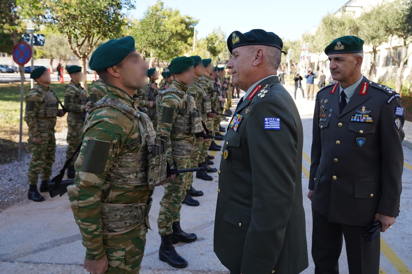 στολή- Ένοπλες Δυνάμεις