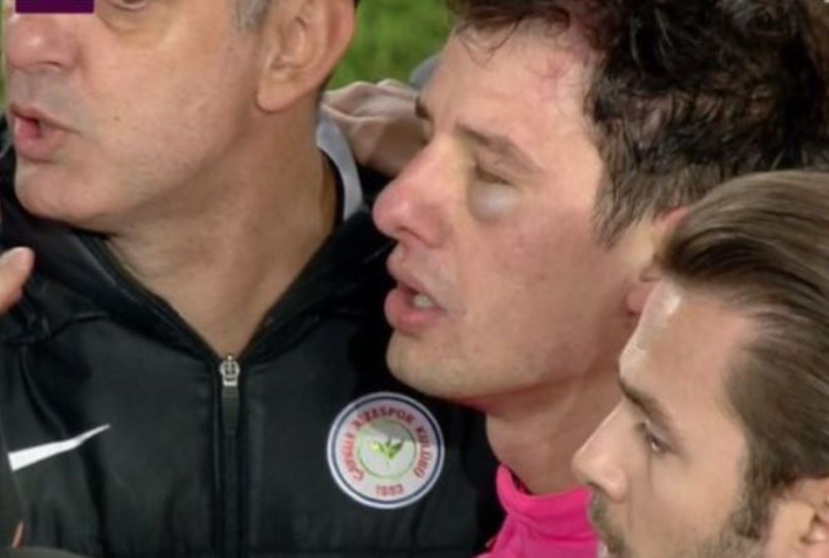 Τουρκία: Πρόεδρος μπήκε στο γήπεδο και επιτέθηκε με γροθιές και κλοτσιές στον διαιτητή – Δείτε το βίντεο