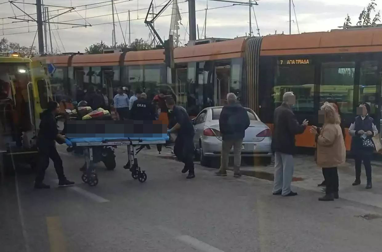 Παλαιό Φάληρο: Σύγκρουση Ι.Χ. με συρμό του Τραμ – Ένας νεκρός