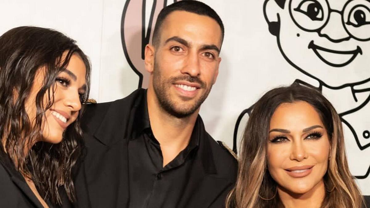 Μελίνα Νικολαΐδη: Επέστρεψε Ελλάδα για το πάρτι του συντρόφου της – Μαζί και η «πεθερά» Δέσποινα Βανδή – ΦΩΤΟ