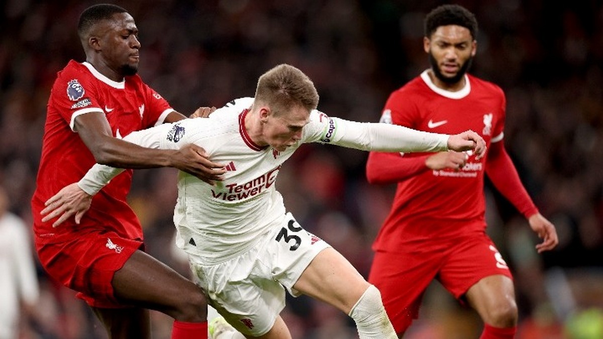 Premier League: H Μάντσεστερ Γιουνάιτεντ «γκρέμισε» τη Λίβερπουλ από την κορυφή