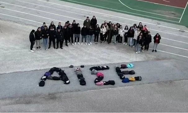 Ξάνθη: Το συγκινητικό «αντίο» μαθητών στην αδικοχαμένη Αϊσέ