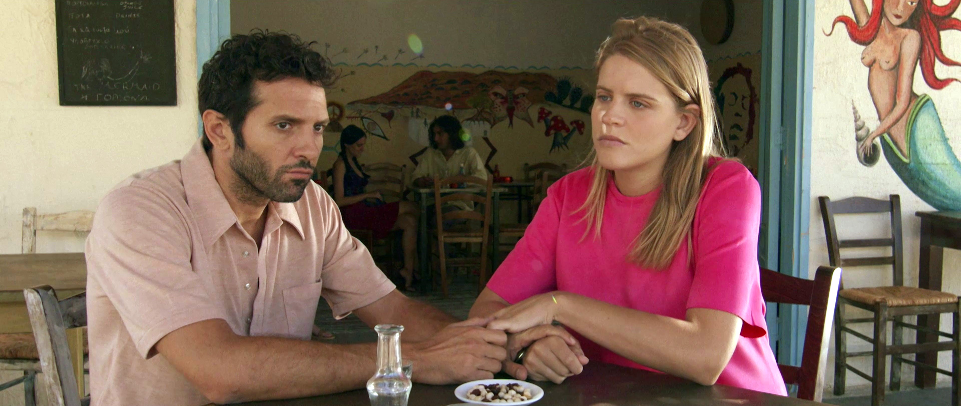 Η παραλία: Ο Χάρι ψάχνει την αλήθεια για την οικογένειά του – Συγκλονιστικές εξελίξεις στα επόμενα επεισόδια