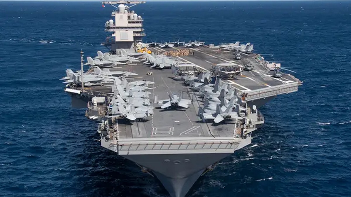 Αμερικανικά και Βρετανικά πλοία και υποβρύχια βομβαρδίζουν θέσεις των Χούθι