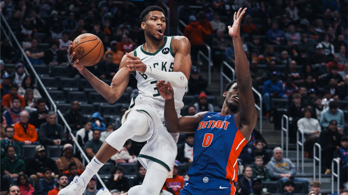 Ντιτρόιτ Πίστονς – Μιλγουόκι Μπακς 135-141: Νταμιάν Λίλαρντ και Γιάννης Αντετοκούνμπο «καθάρισαν» για τα «ελάφια»