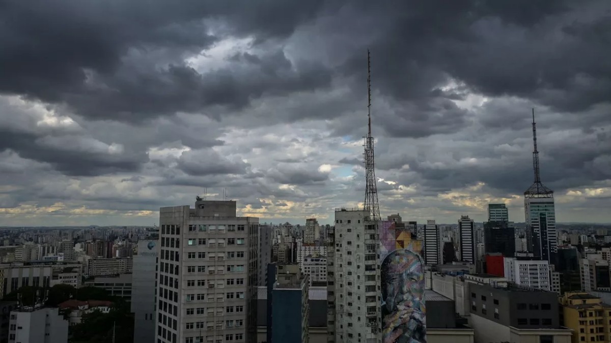 Βραζιλία: Κεραυνός χτύπησε οικογένεια σε παραλία – Μία νεκρή και τρεις τραυματίες