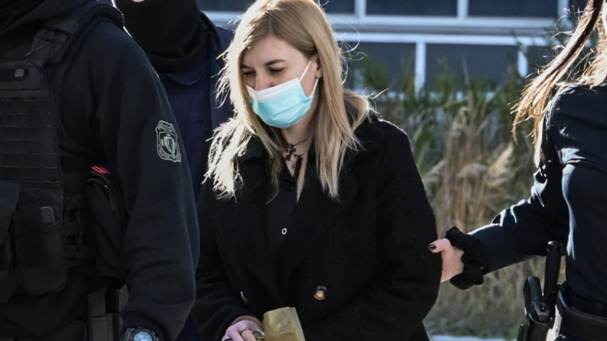 Πάτρα: Ενώπιον του Μικτού Ορκωτού Δικαστηρίου η Ρούλα Πισπιρίγκου για τον θάνατο της Μαλένας και της Ίριδας