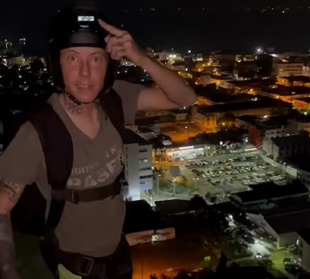 Βίντεο-σοκ: Πήδηξε από τον 29ο όροφο και δεν άνοιξε το αλεξίπτωτο – Το μοιραίο λάθος που έκανε