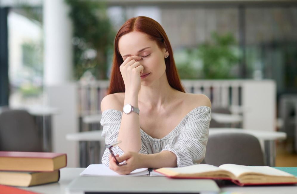 9 συμπεριφορές που δείχνουν ότι κάποιοι άνθρωποι έχουν το ανικανοποίητο