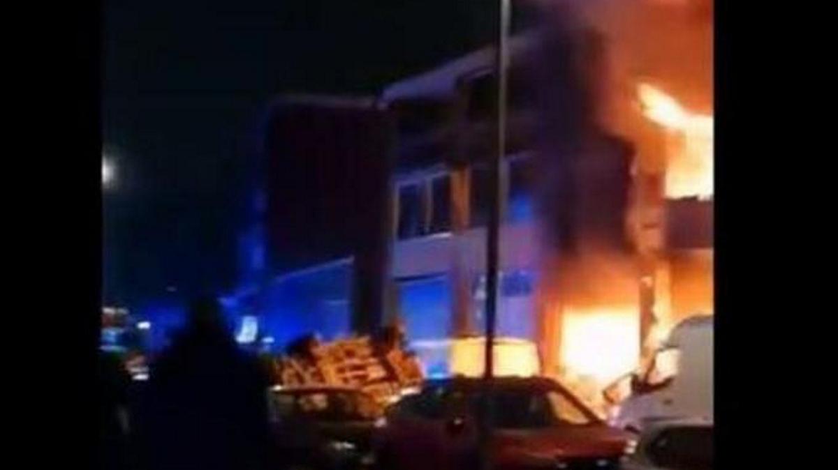 Ρότερνταμ: Ισοπεδώθηκε συγκρότημα κατοικιών από έκρηξη – Αναφορές για πολλούς τραυματίες