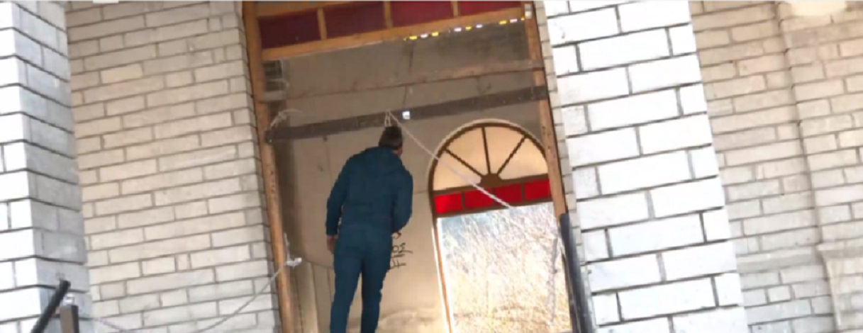 Η «Πίζα» των Τρικάλων – Η εκκλησία που γέρνει πιο πολύ και από τον διάσημο Πύργο