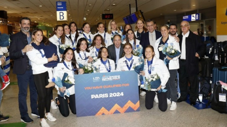 Επέστρεψε κι αποθεώθηκε η εθνική γυναικών πόλο