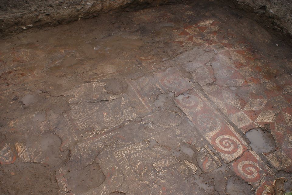 Οι αρχαιολόγοι ανακάλυψαν παλαιοχριστιανικά ψηφιδωτά σε αρχαιολογικό καταφύγιο
