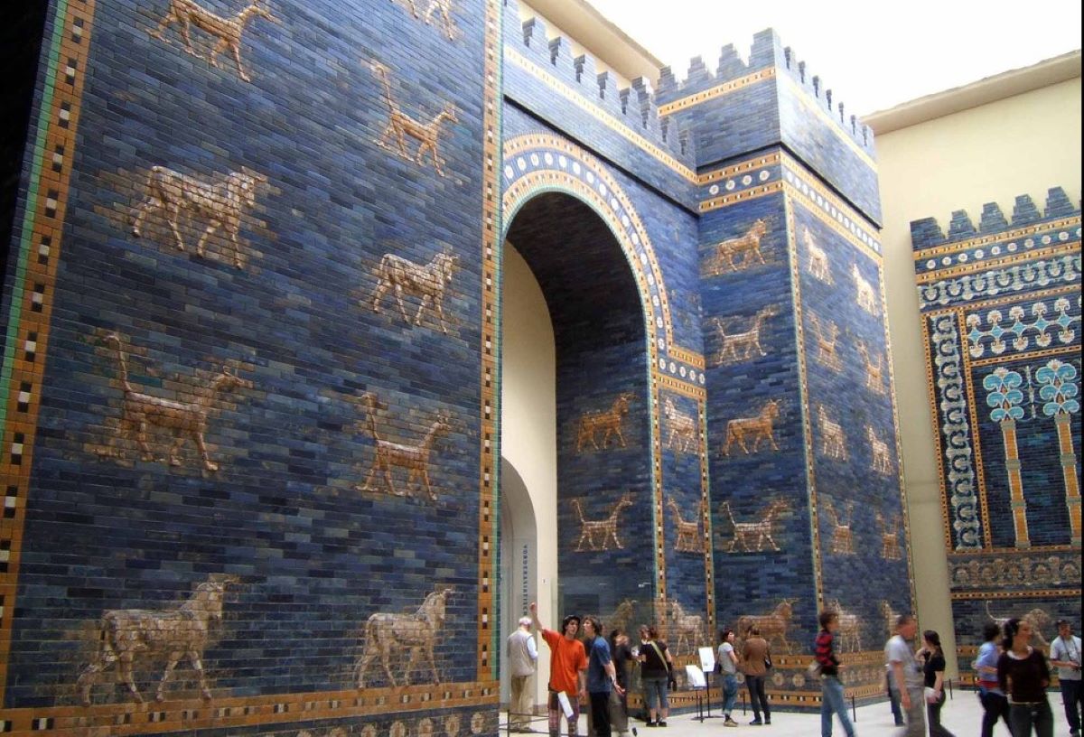 Ανατρέπονται τα δεδομένα για την γαλάζια Πύλη της Ιστάρ της Βαβυλώνας, σύμφωνα με έρευνα