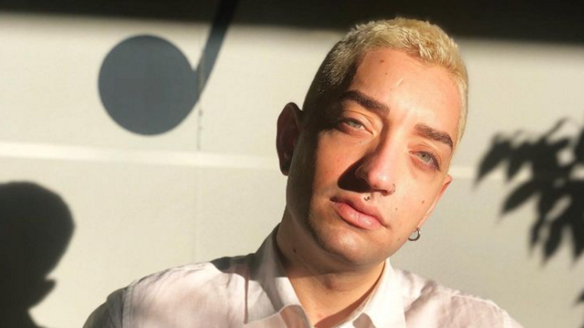 Ξέσπασε ο Γιάννης Κατινάκης: «Θέλεις τον γκέι με πίσσα και πούπουλα και το βράδυ να δέρνεις τη γυναίκα σου»