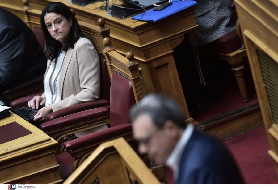 «Όχι» ΣΥΡΙΖΑ στην επιστολική ψήφο – «Ο κ. Κασσελάκης πρέπει να δώσει εξηγήσεις στους απόδημους», λέει η  Κεραμέως