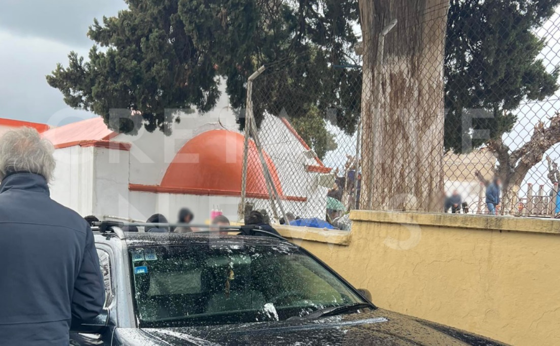 Κρήτη: Θρήνος στην κηδεία της 59χρονης που σκοτώθηκε σε τροχαίο – Αγωνία για το δίχρονο αγοράκι