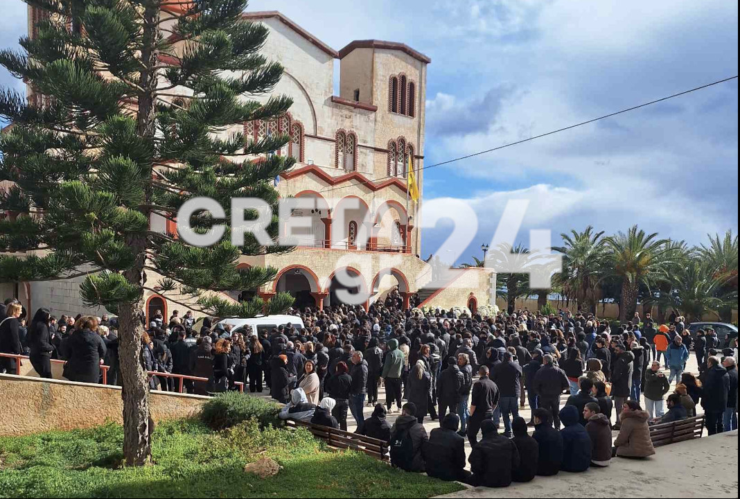 Ιεράπετρα: Σπαραγμός στην κηδεία του 17χρονου Μάριου που σκοτώθηκε σε αυτοσχέδια πίστα motocross