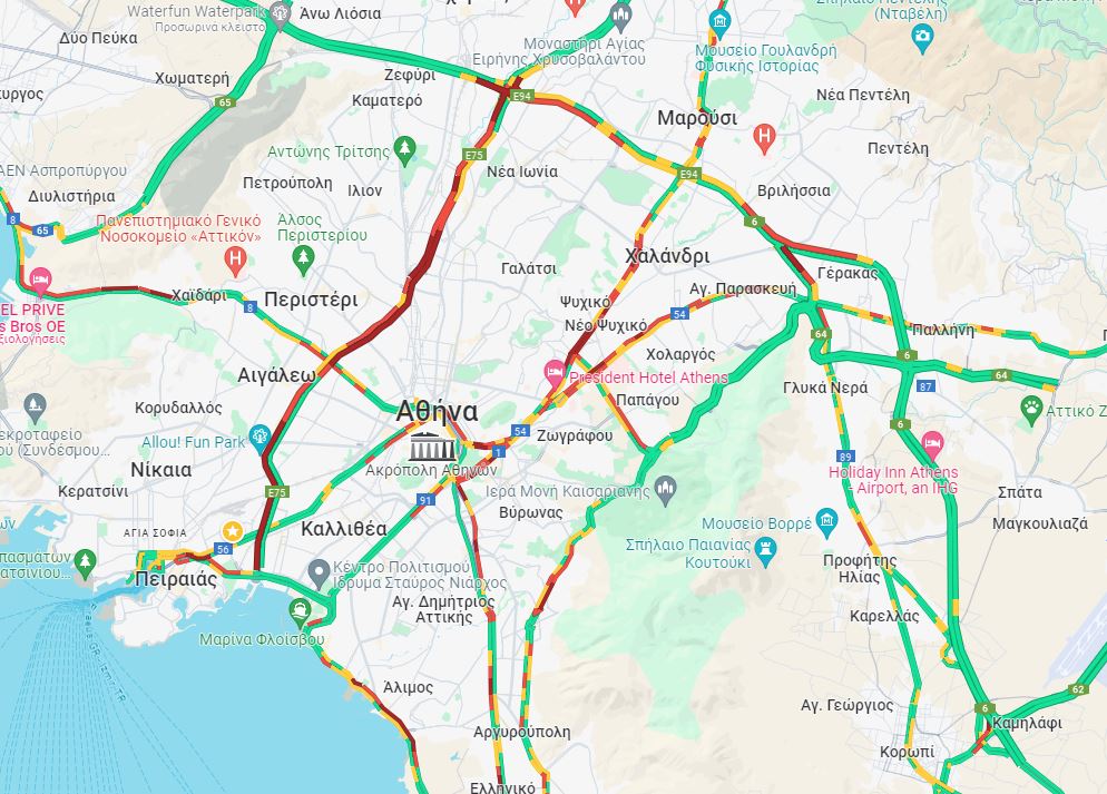 Κίνηση: «Κόλαση» σε Κηφισίας και Μεσογείων – Καθυστερήσεις και στην Αττική Οδό