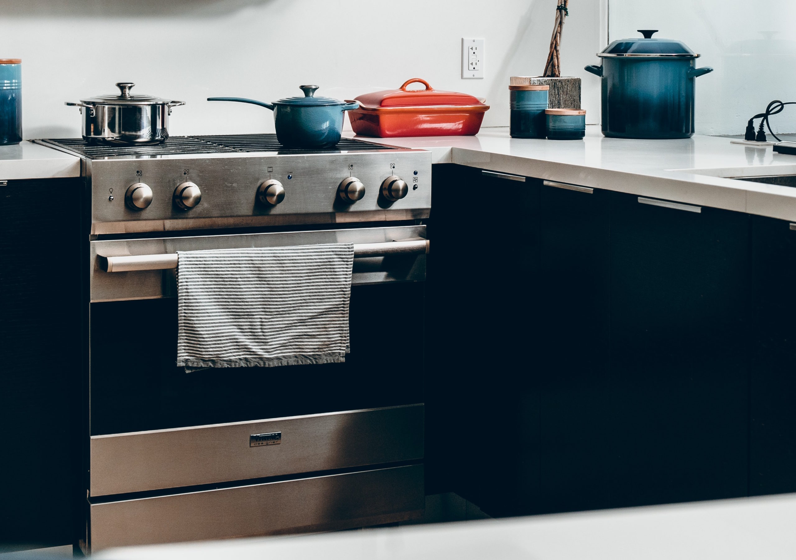 Το απλό λάθος στον καθαρισμό του φούρνου που θα μπορούσε να καταστρέψει τη συσκευή σας