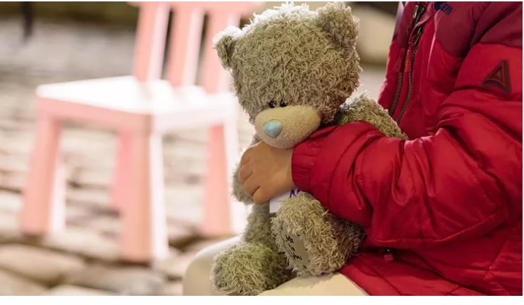 Θεσσαλονίκη: Είχε κρύψει usb stick σε λούτρινο κουκλάκι για να παρακολουθεί τον πρώην σύζυγό της