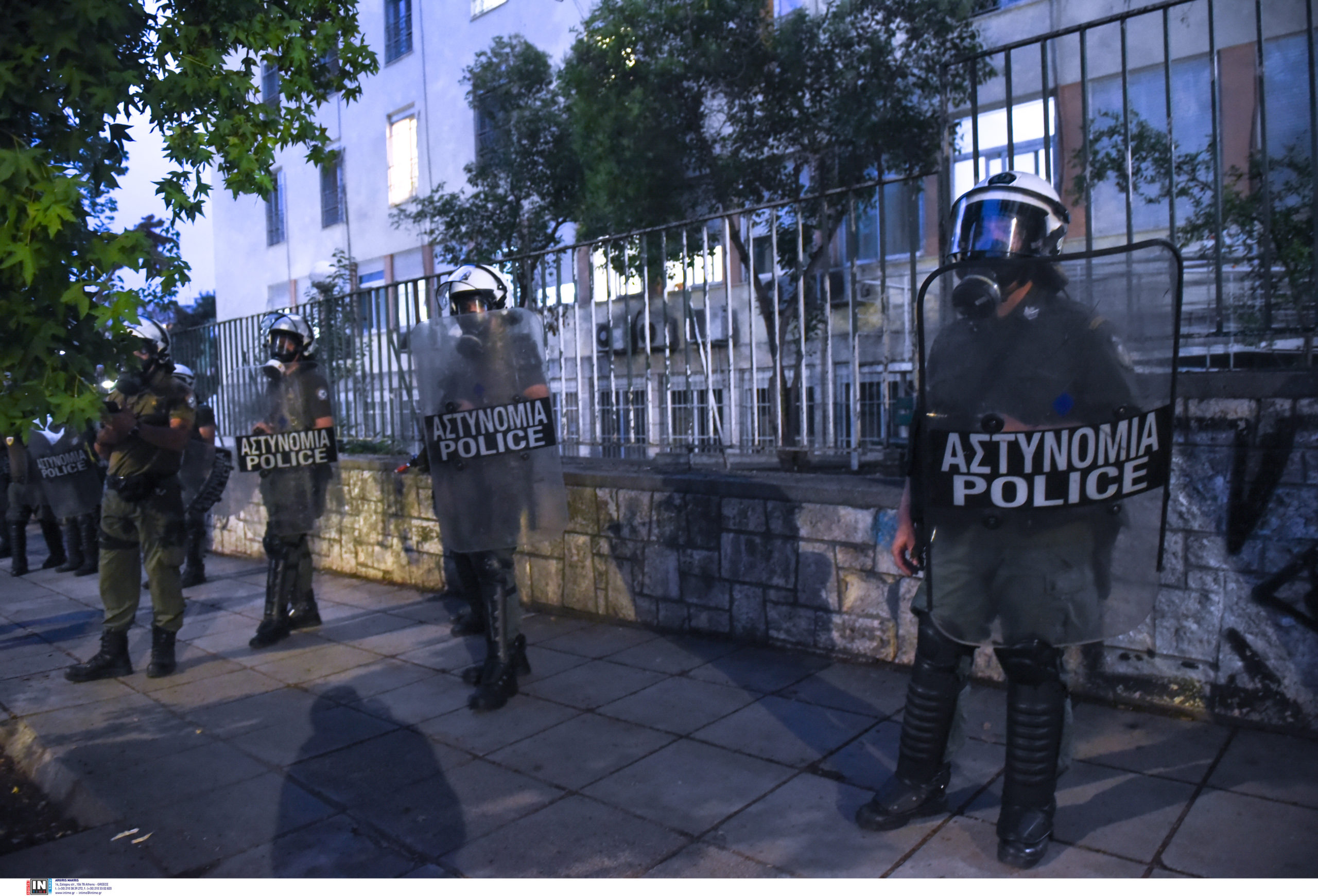 Θεσσαλονίκη: Επίθεση με μολότοφ σε διμοιρία των ΜΑΤ απέναντι από το ΑΠΘ