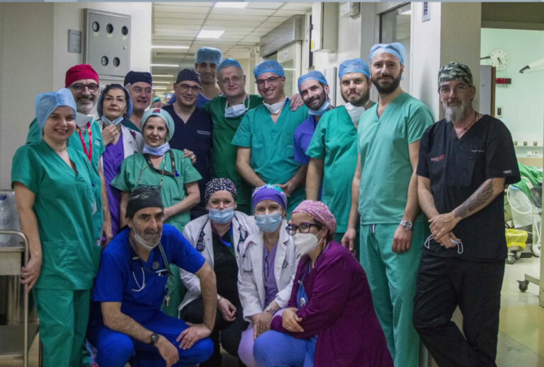 Μεταμόσχευση ήπατος από ζωντανό δότη: «Ένιωσα ευλογημένος που βγήκα συμβατός» – Τι λέει ο πατέρας που χάρισε ζωή στην κόρη του