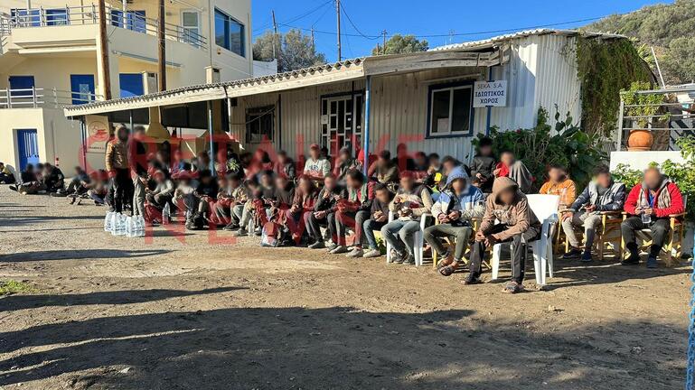 Ηράκλειο: 117 μετανάστες, ανάμεσά τους και παιδιά, αποβιβάστηκαν στους Καλούς Λιμένες – ΦΩΤΟ και BINTEO