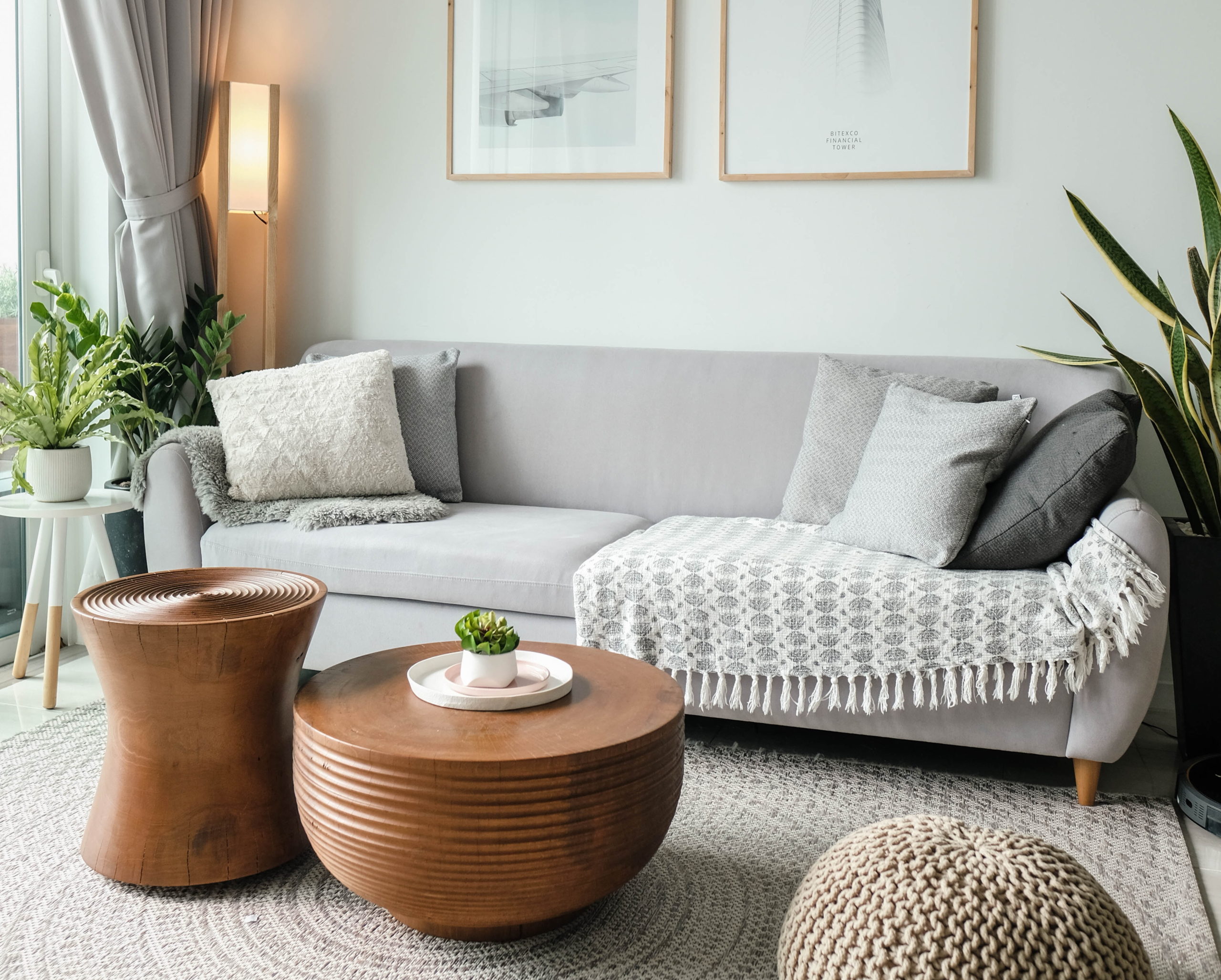 Πώς να διατηρήσετε το σαλόνι σας ζεστό χωρίς να ανάψετε την θέρμανση, σύμφωνα με ειδικούς