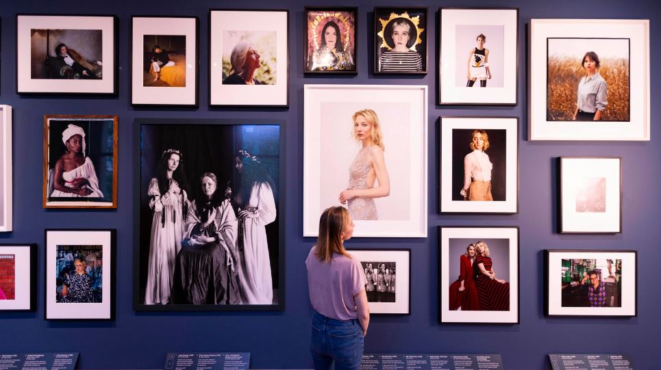 Βρετανία: Περισσότερα από 1.700 αντικείμενα έκαναν φτερά από μουσεία – Η ζωγραφιά της βασίλισσας Βικτώριας και το προϊστορικό θραύσμα γνάθου