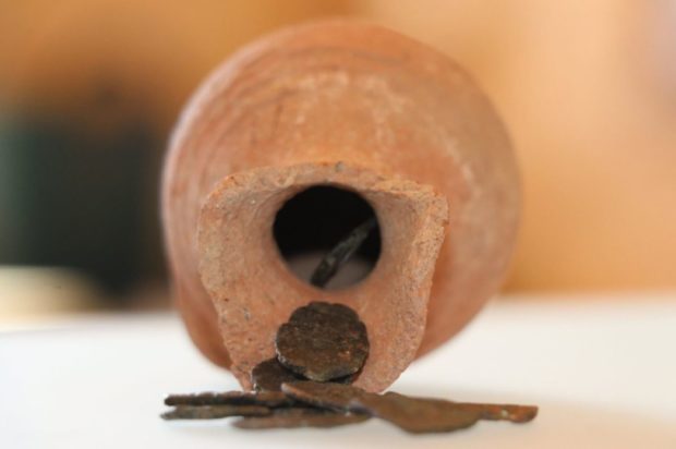 Τα νομίσματα εντοπίστηκαν σε έναν κουμπαρά κατά την διάρκεια ανασκαφών στην αρχαία πόλη της Αδριανούπολης.