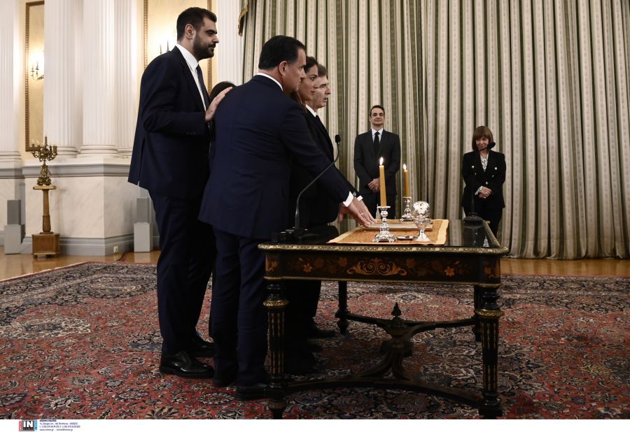 Ανασχηματισμός: Καρέ-καρέ η ορκωμοσία των νέων υπουργών και υφυπουργών – Δείτε φωτογραφίες
