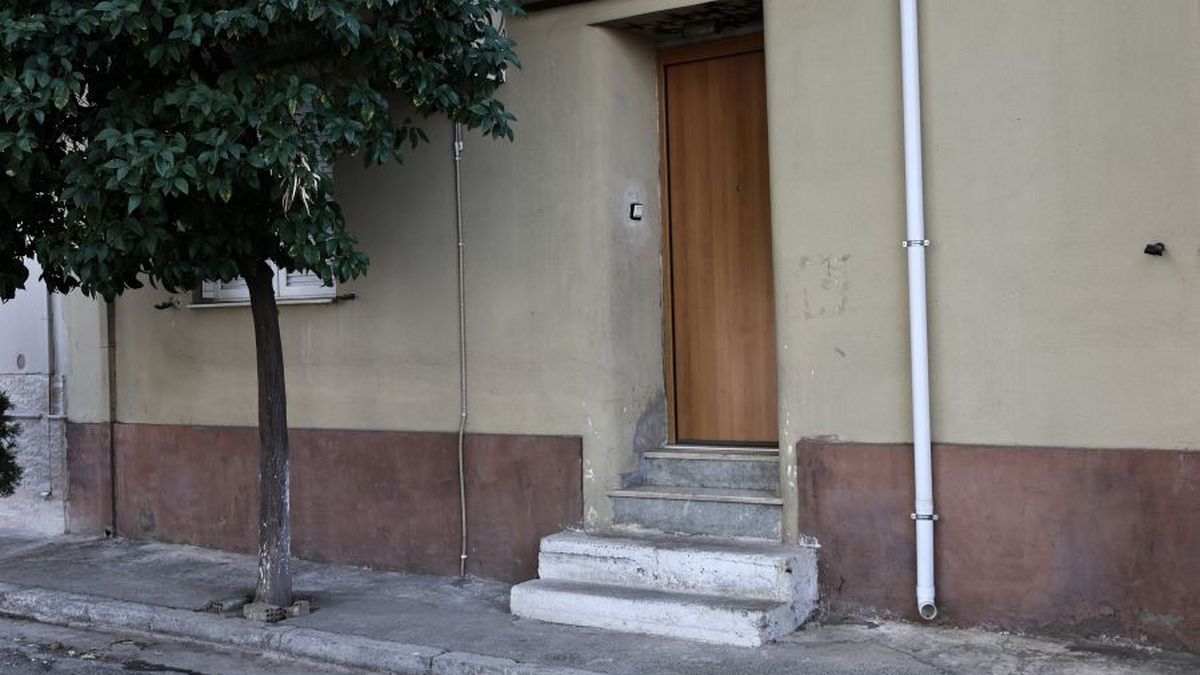 Περιστέρι: «Είχαμε φωνάξει πολλές φορές την αστυνομία και είχε γίνει καταγγελία» – Ξέσπασε η αδερφή του πατροκτόνου