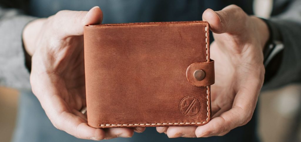 Καλαμαριά: Υπάλληλος στην καθαριότητα βρήκε και παρέδωσε πορτοφόλι με 490 ευρώ