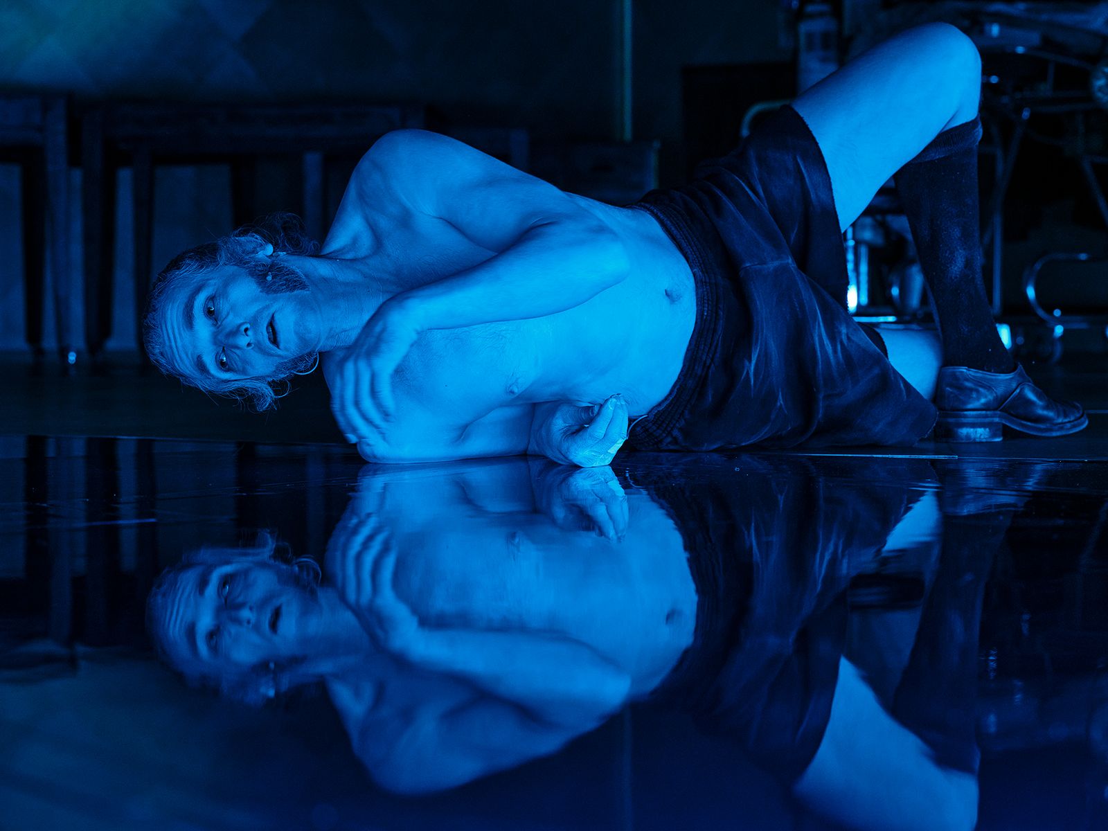 Άρης Σερβετάλης – Έφη Μπίρμπα: Γοητεύουν το κοινό με την «Καρδιά του Σκύλου» – Οι φωτογραφίες από την παράσταση