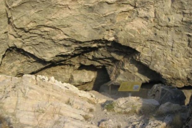 Η είσοσος της σπηλιάς Lovelock.